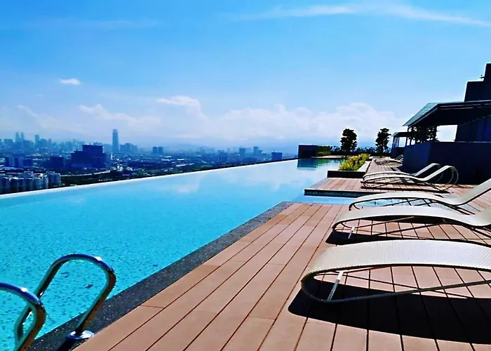 Maxine Suites